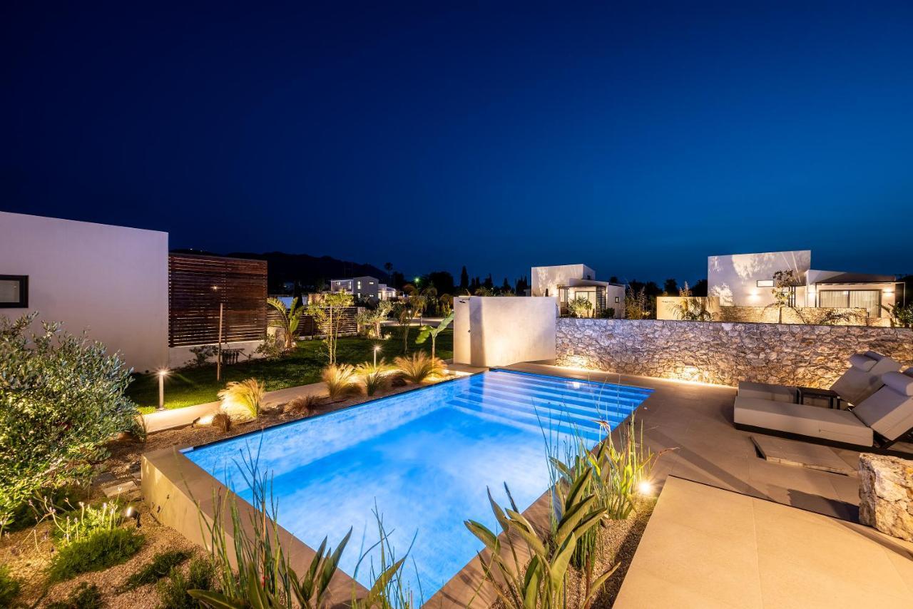Campo Premium Stay Private Pool Villas คอสทาวน์ ภายนอก รูปภาพ